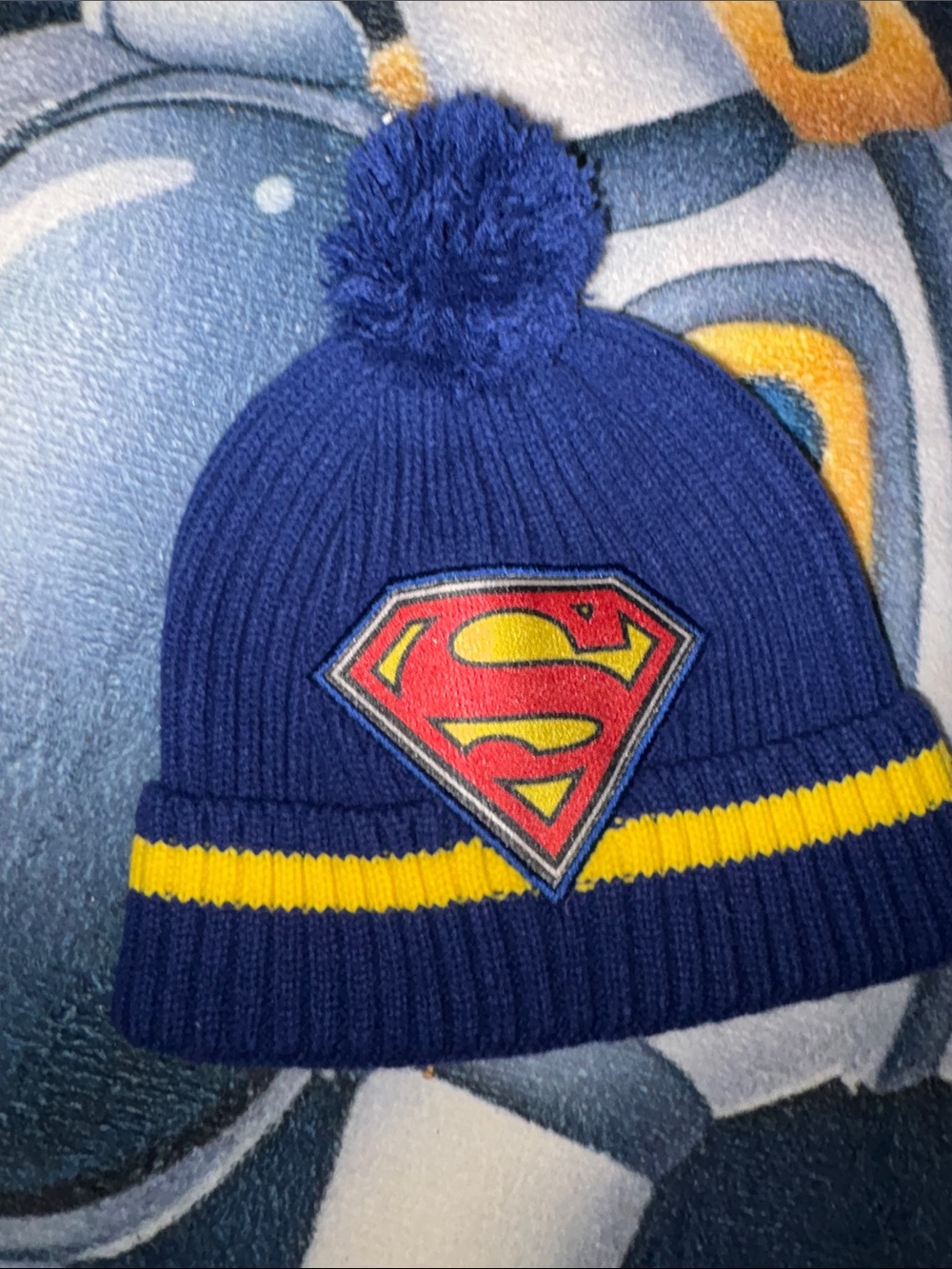 3/$20! Offers open! DC Comics Superman beanie Kids Pom Pom Beanie Superman Logo